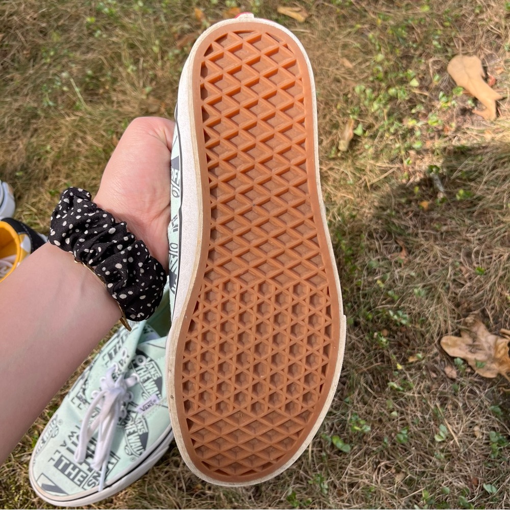 Vans - Picture 2 of 3